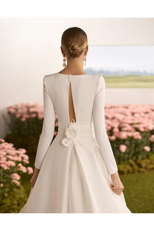 Abito da sposa avorio in cady ampio di Rosa Clarà