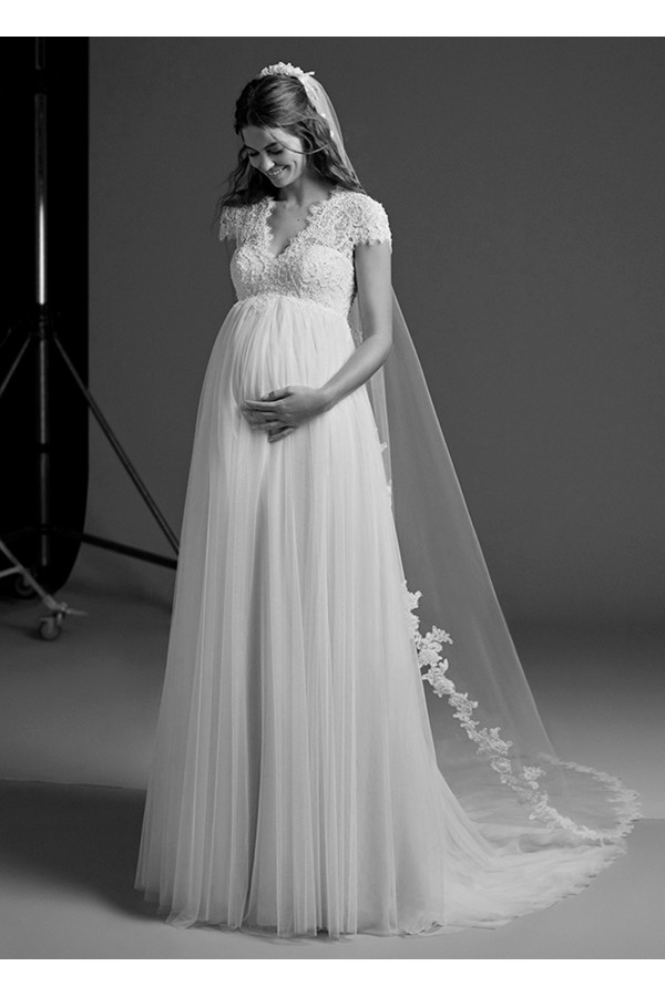 PRONOVIAS MATERNITY CAPSULE